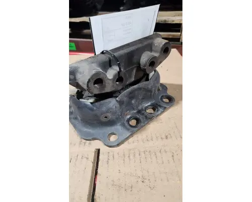 PETERBILT 567 Engine Mounts