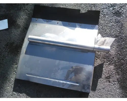 PETERBILT 567 FENDER, QUARTERHALF REAR