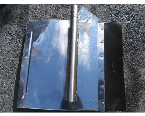 PETERBILT 567 FENDER, QUARTERHALF REAR