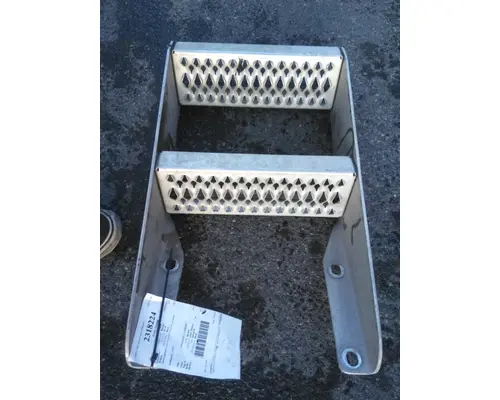 PETERBILT 567 FRAME STEP