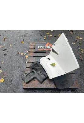 PETERBILT 567 Fender Extension