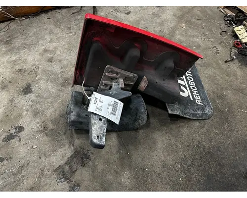 PETERBILT 567 Fender Extension