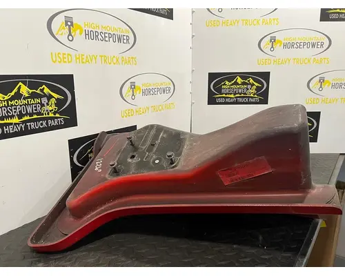 PETERBILT 567 Fender