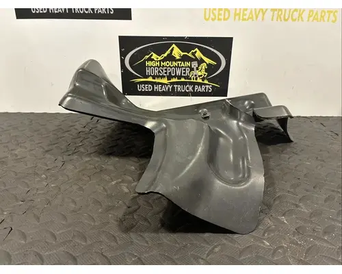 PETERBILT 567 Fender