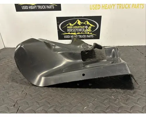 PETERBILT 567 Fender