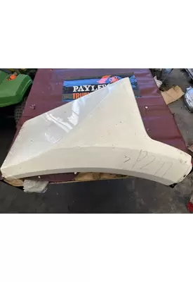 PETERBILT 567 Fender