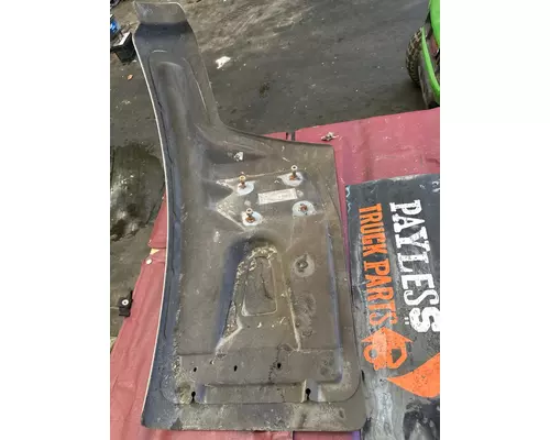 PETERBILT 567 Fender