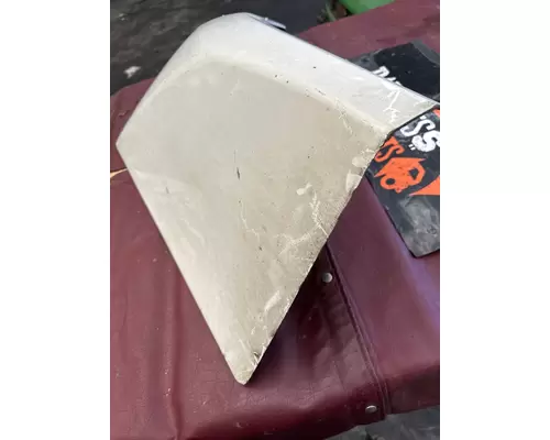 PETERBILT 567 Fender