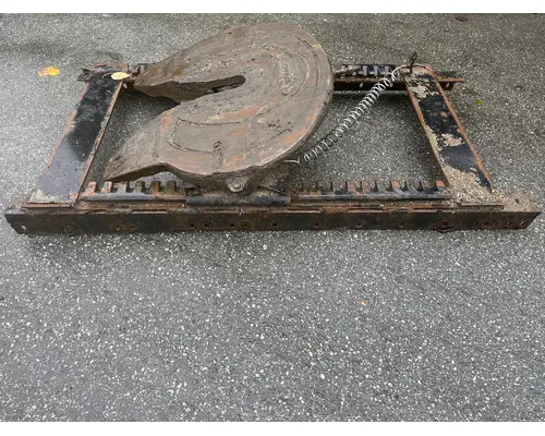 PETERBILT 567 Fifth Wheel