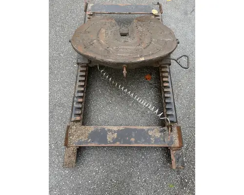 PETERBILT 567 Fifth Wheel