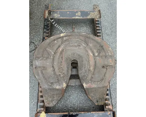 PETERBILT 567 Fifth Wheel