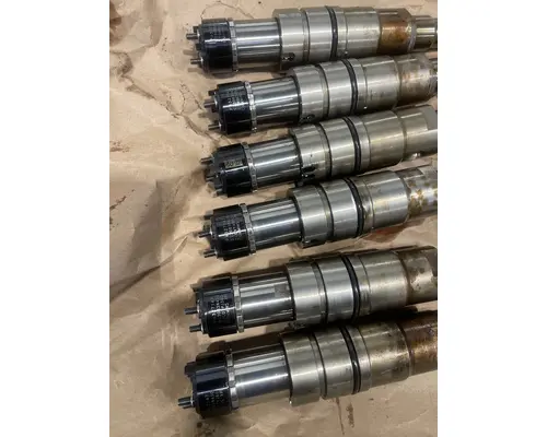 PETERBILT 567 Fuel Injector