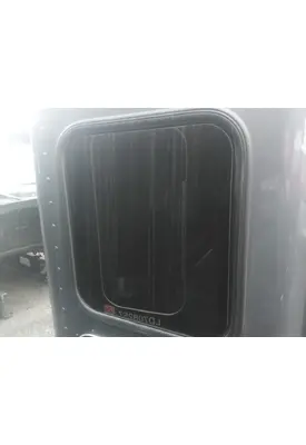 PETERBILT 567 GLASS, SLEEPER