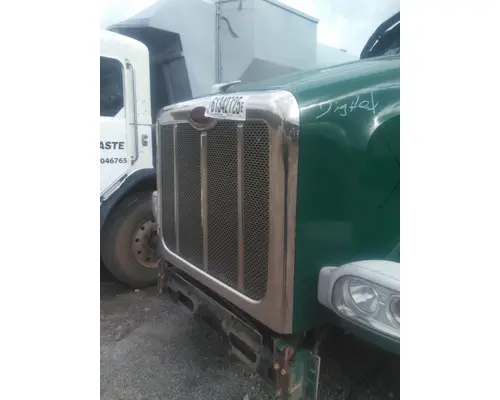 PETERBILT 567 GRILLE