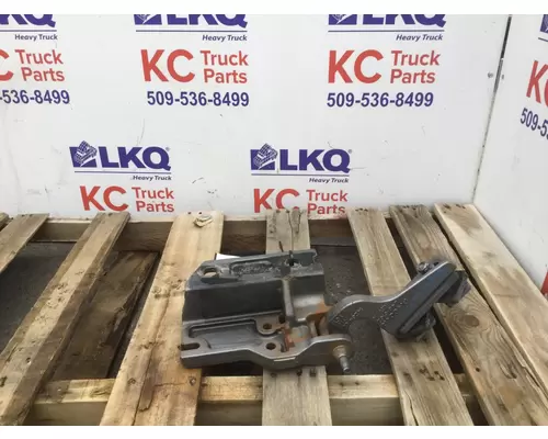 PETERBILT 567 HOOD HINGE