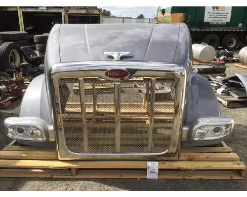 PETERBILT 567 HOOD