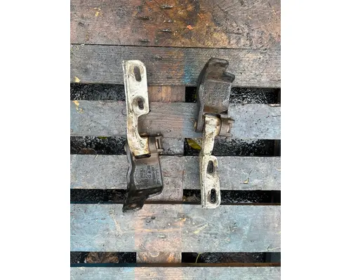 PETERBILT 567 Hood Hinge
