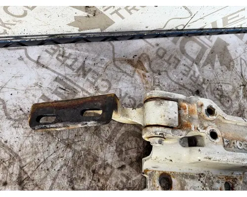 PETERBILT 567 Hood Hinge