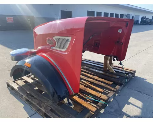 PETERBILT 567 Hood