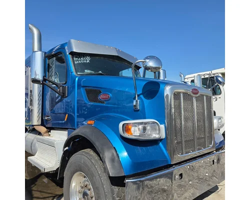 PETERBILT 567 Hood