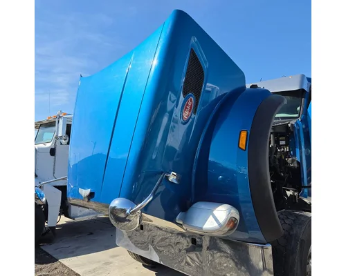 PETERBILT 567 Hood