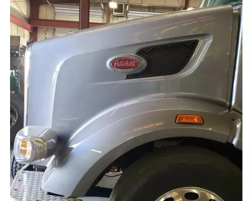 PETERBILT 567 Hood