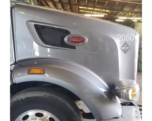 PETERBILT 567 Hood