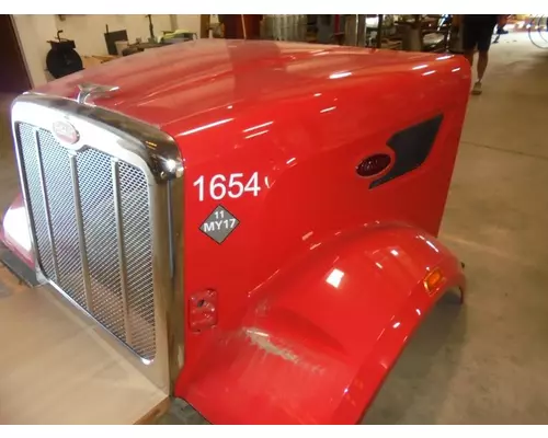 PETERBILT 567 Hood