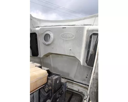 PETERBILT 567 Hood