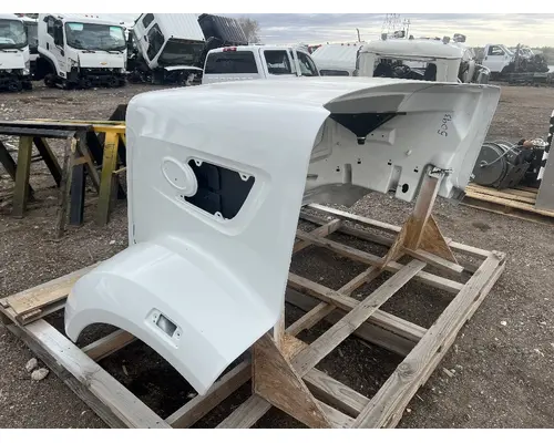 PETERBILT 567 Hood