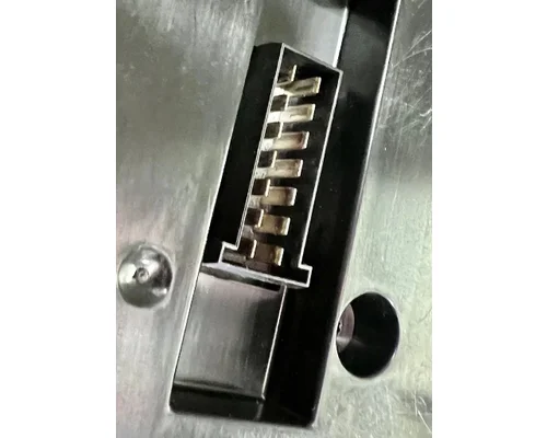 PETERBILT 567 Instrument Cluster