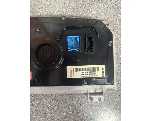 PETERBILT 567 Instrument Cluster