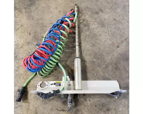 PETERBILT 567 POGO stick, Airelectrical line mount