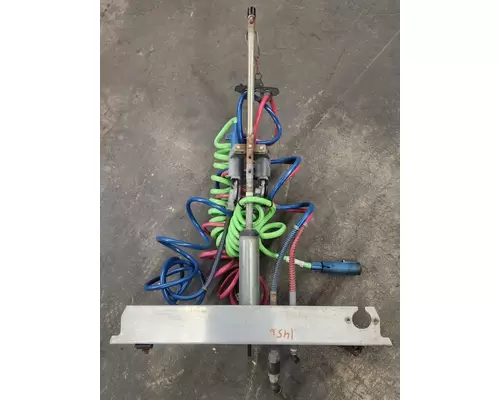 PETERBILT 567 POGO stick, Airelectrical line mount
