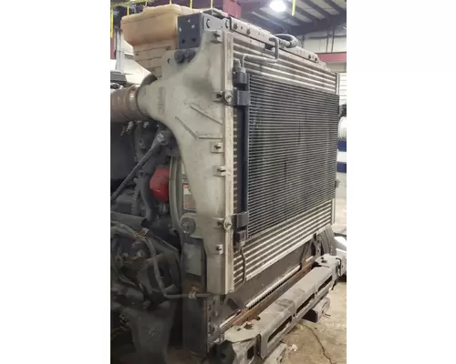 PETERBILT 567 Radiator