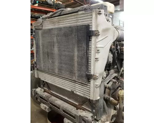 PETERBILT 567 Radiator