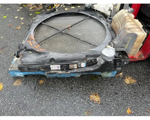 PETERBILT 567 Radiator