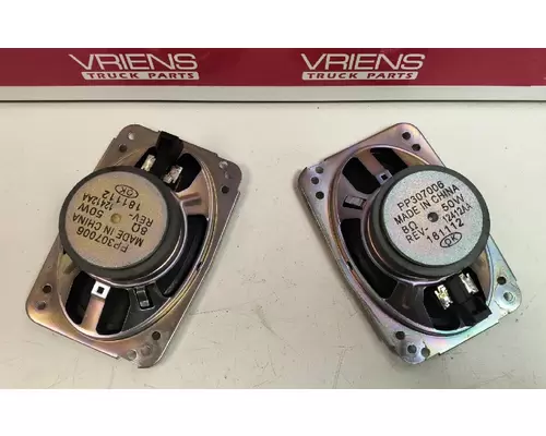 PETERBILT 567 Radio Speaker