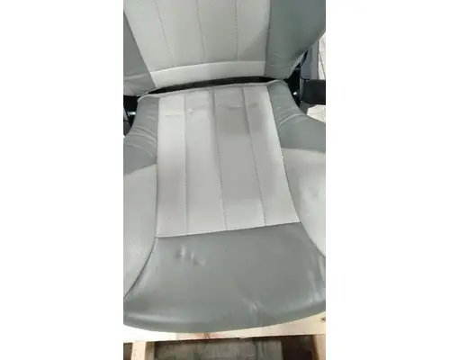 PETERBILT 567 Seat, Front