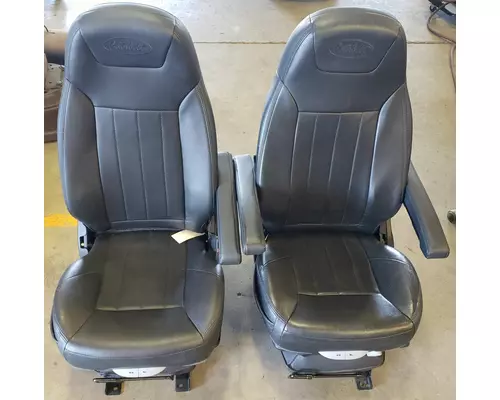 PETERBILT 567 Seat, Front