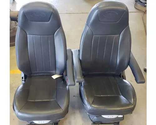 PETERBILT 567 Seat, Front