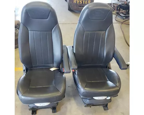 PETERBILT 567 Seat, Front