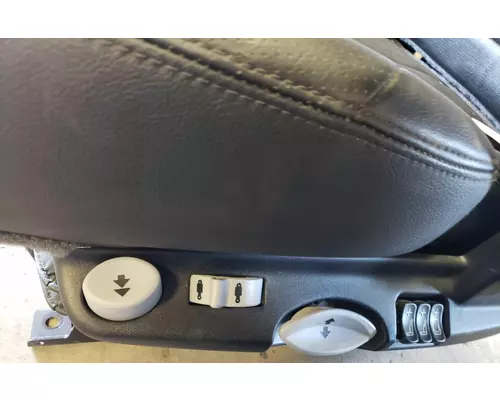 PETERBILT 567 Seat, Front