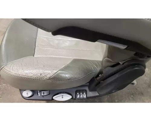 PETERBILT 567 Seat, Front