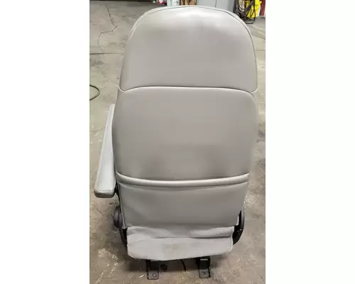 PETERBILT 567 Seat, Front