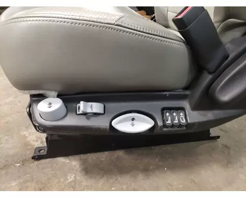 PETERBILT 567 Seat, Front