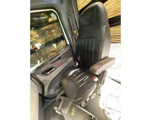 PETERBILT 567 Seat, Front