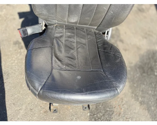 PETERBILT 567 Seat, Front