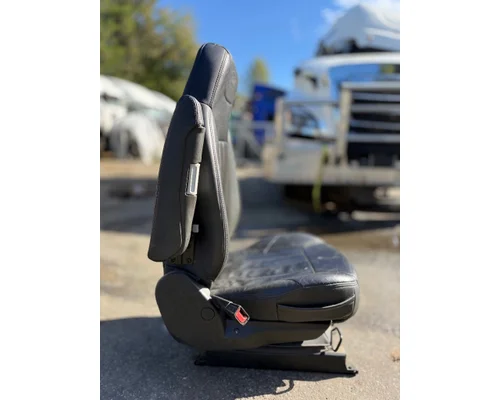 PETERBILT 567 Seat, Front