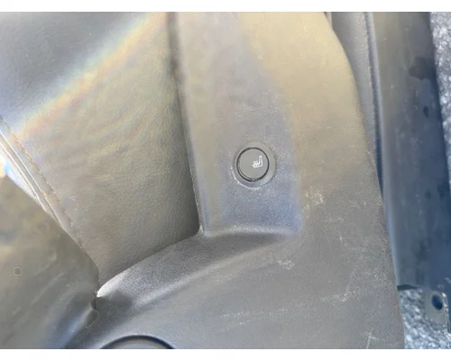 PETERBILT 567 Seat, Front